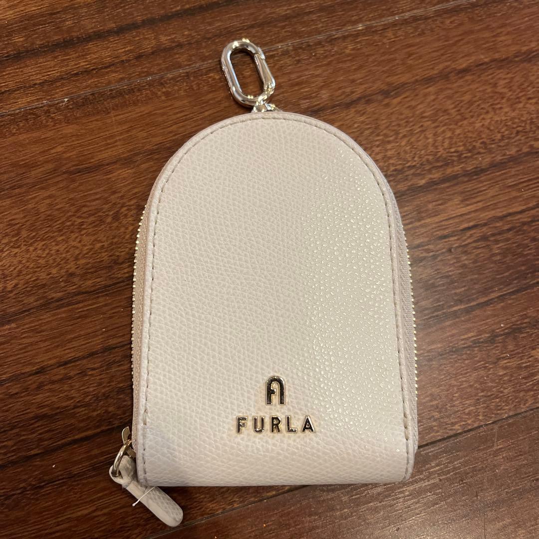 FURLA ホワイト レザー キーケース