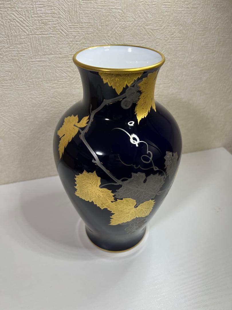 美品　大倉陶園　壺型花瓶　28cm 金彩葡萄　瑠璃金蝕ぶどう　フラワーベース