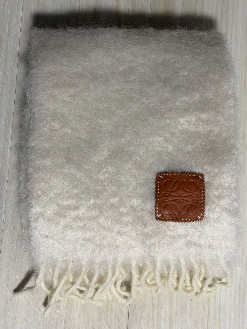 LOEWE ウールマフラー ホワイト フリンジ付き