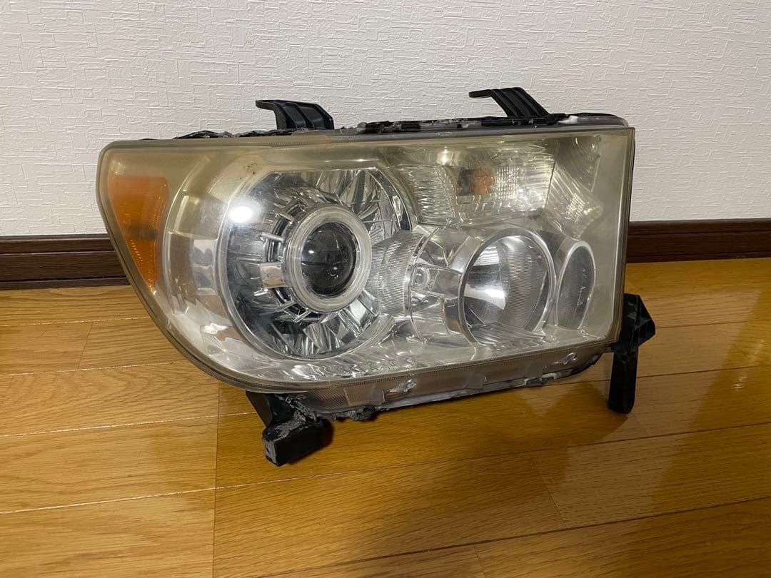 07年〜13年　タンドラ　ヘッドライト　ヘッド　ランプ