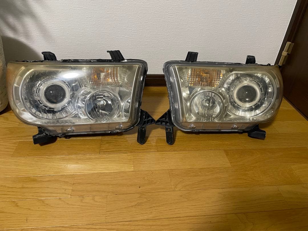 07年〜13年　タンドラ　ヘッドライト　ヘッド　ランプ