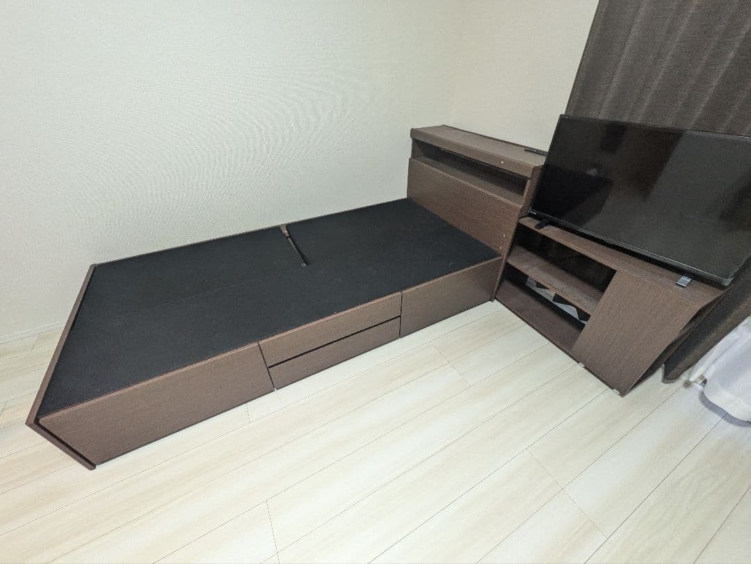 brossomile① シングルベッドフレーム 引き出し付き　6/13まで