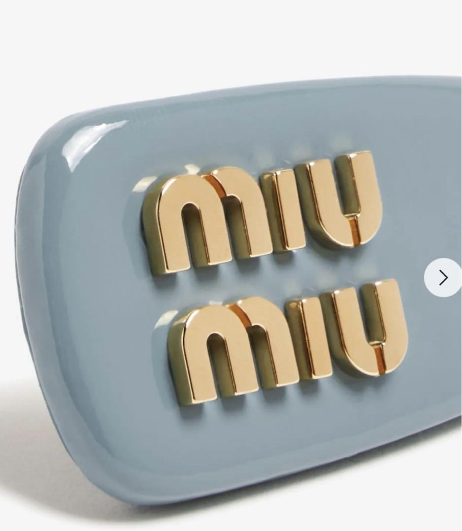 【正規品】【保証書付き】miumiu パテントレザー　ヘアクリップ　ヘアピン
