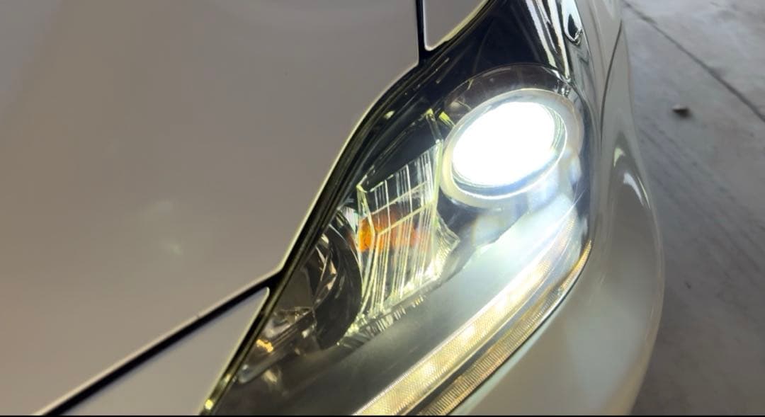 美品　レクサスIS 後期ヘッドライト　前期、中期にポン付け配線加工済み