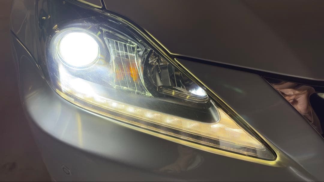 美品　レクサスIS 後期ヘッドライト　前期、中期にポン付け配線加工済み