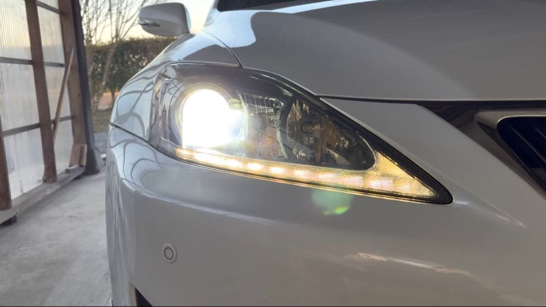 美品　レクサスIS 後期ヘッドライト　前期、中期にポン付け配線加工済み