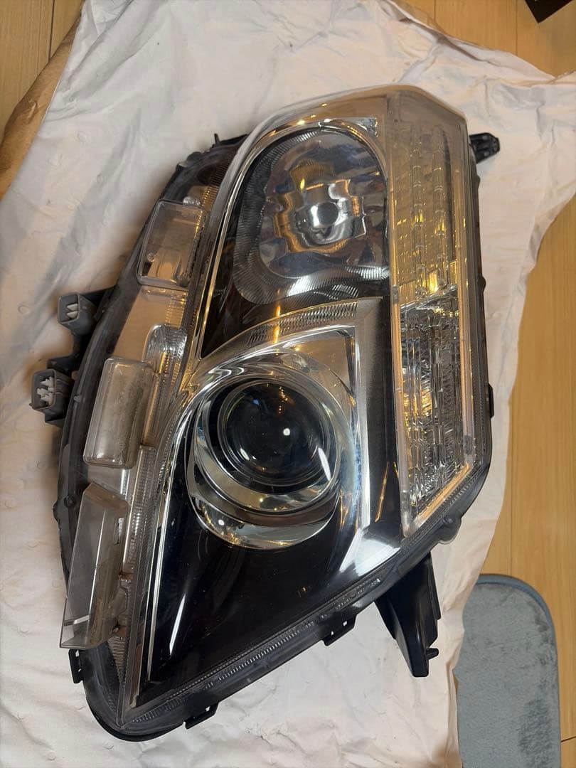 トヨタ80ノア前期ヘッドライト