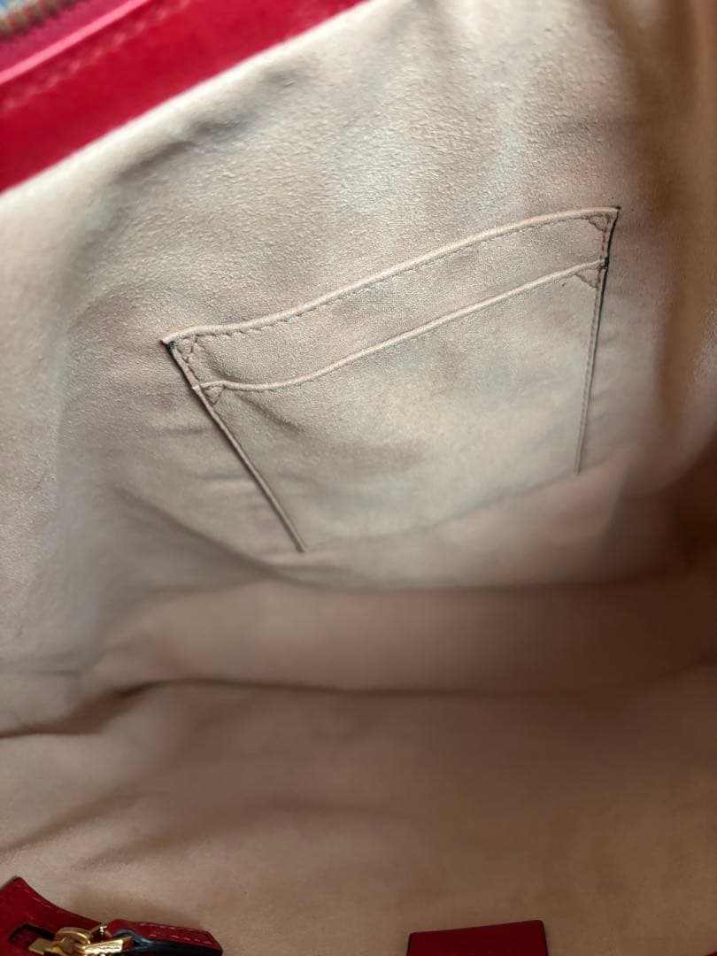 GUCCI レッド ショルダーバッグ