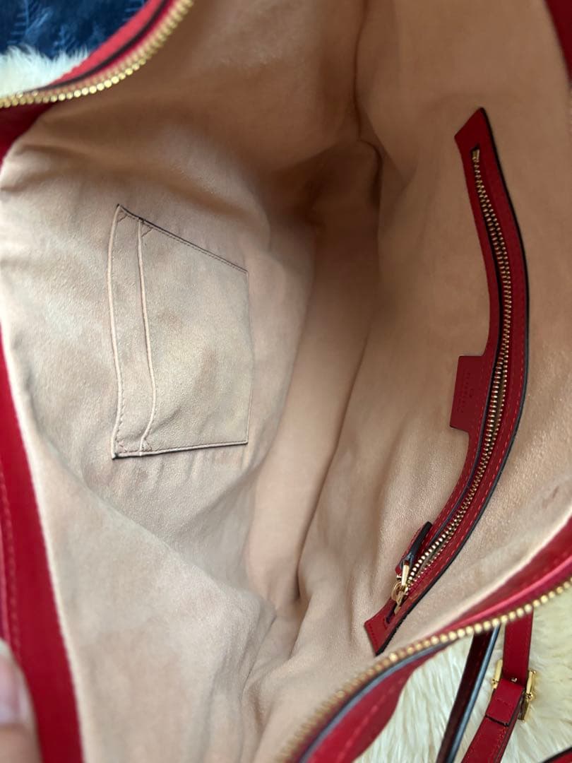 GUCCI レッド ショルダーバッグ