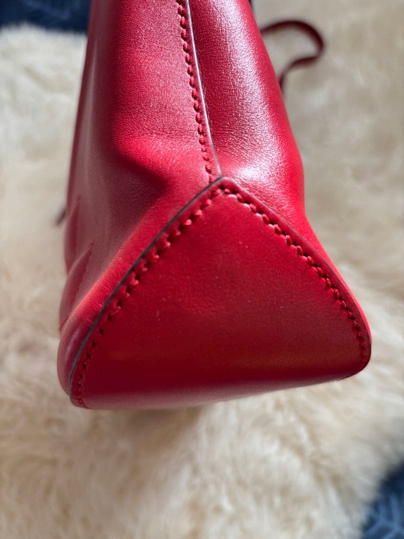 GUCCI レッド ショルダーバッグ