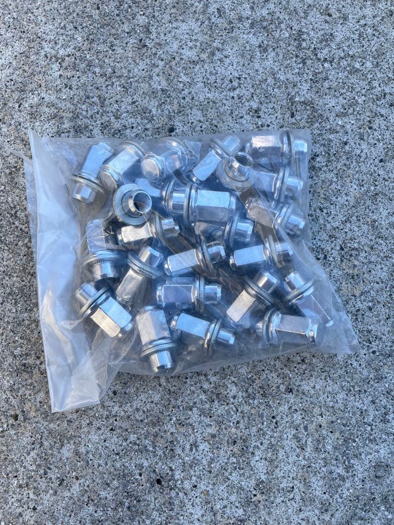 プラド 150 後期　純正　17インチ ホイール ナット　センターキャップ