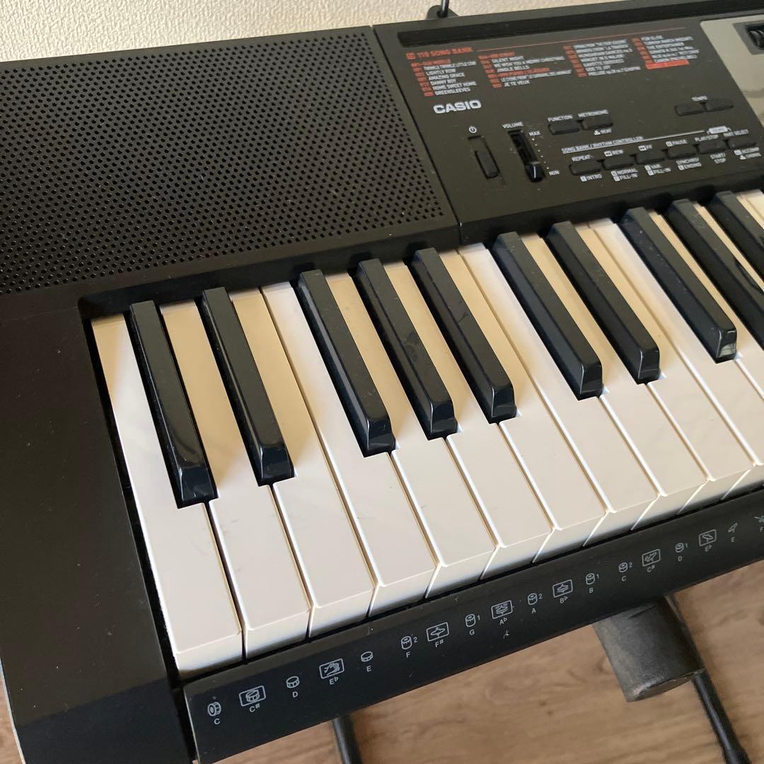 電子キーボード　CASIO 61鍵　スタンド付き　箱・説明書有り