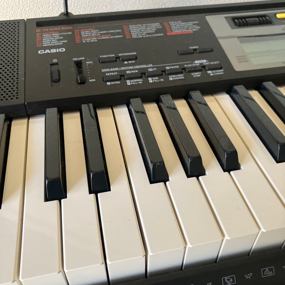 電子キーボード　CASIO 61鍵　スタンド付き　箱・説明書有り