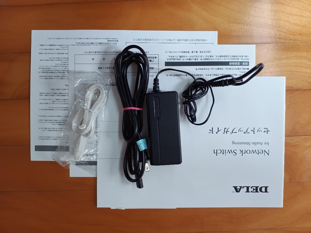 DELA S100-B-J　オーディオ用ネットワークスイッチ