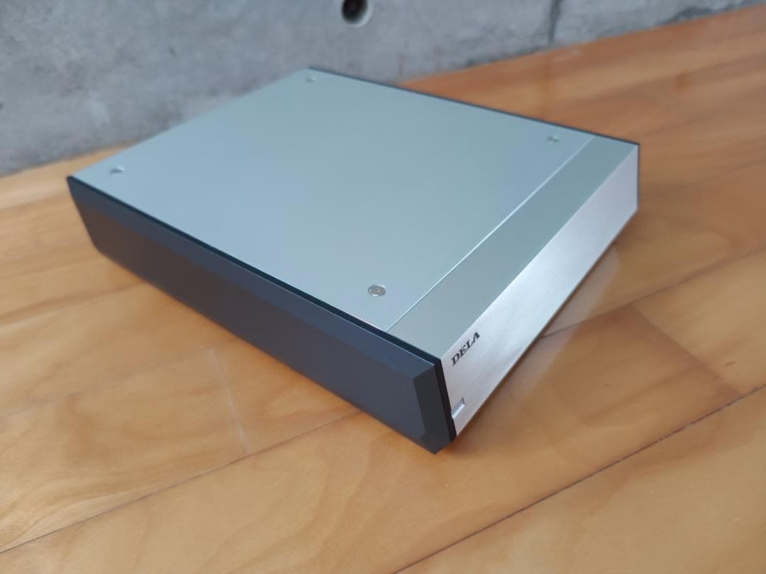 DELA S100-B-J　オーディオ用ネットワークスイッチ