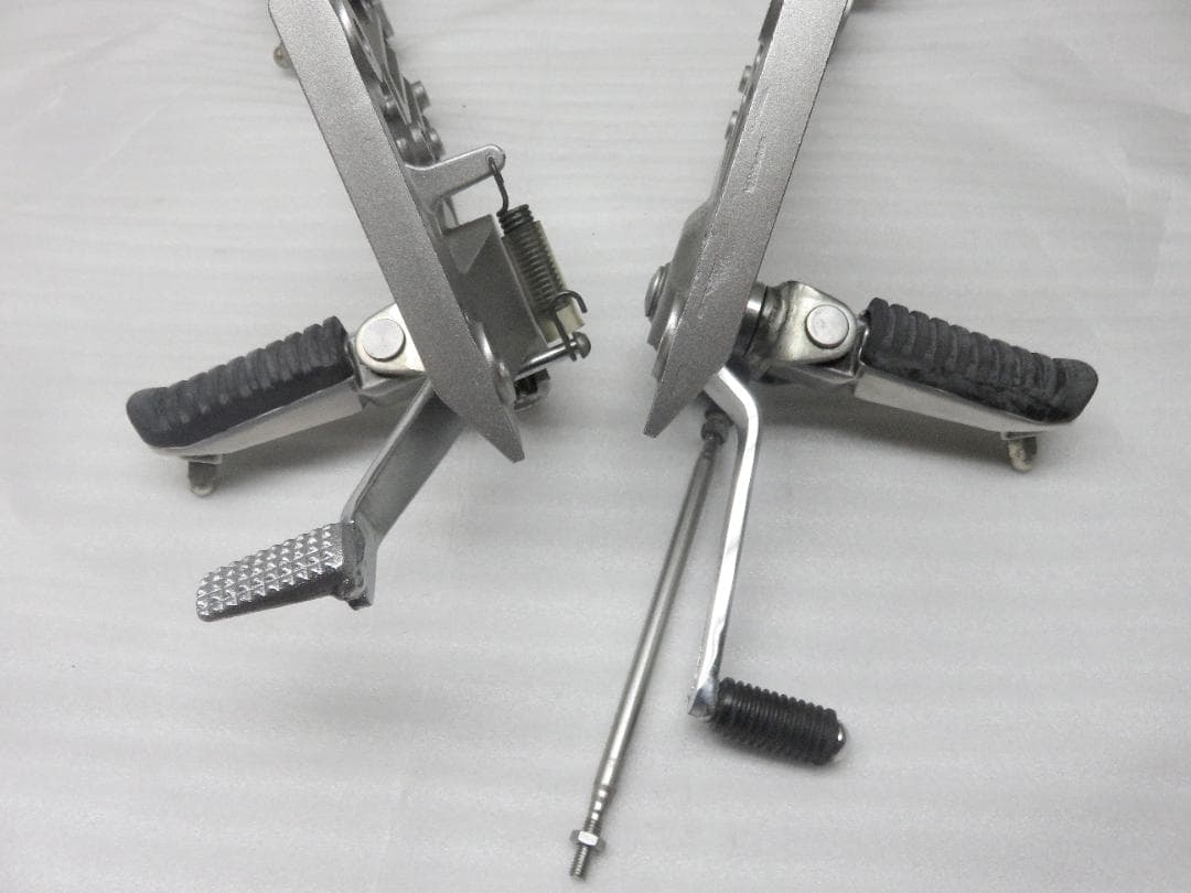 Z1000(04) 純正 メインステップ 左右セット [155]