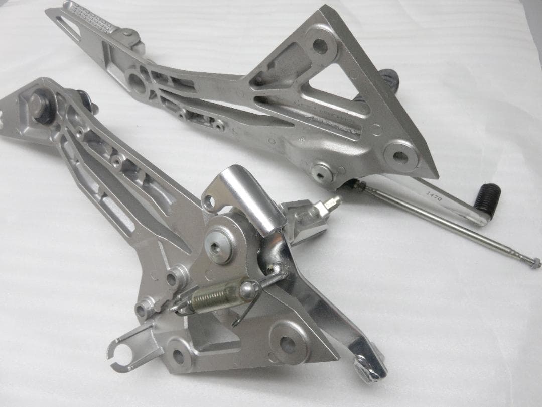 Z1000(04) 純正 メインステップ 左右セット [155]