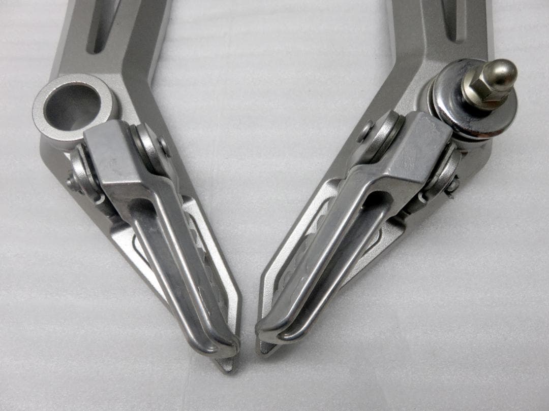 Z1000(04) 純正 メインステップ 左右セット [155]