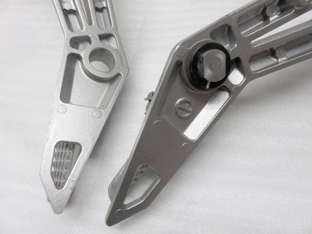 Z1000(04) 純正 メインステップ 左右セット [155]