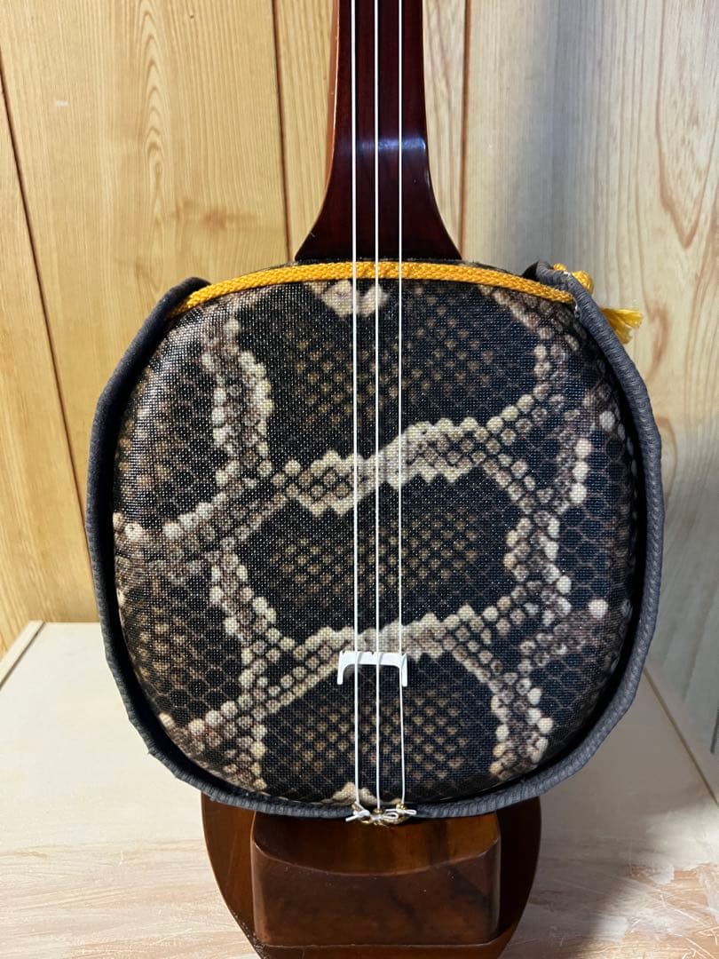 三味線本体 ヘビ革製 黒・茶色　人工