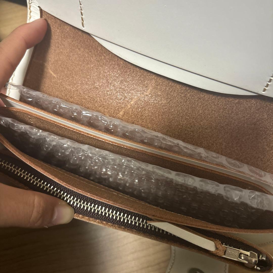 【新品未使用】レッドムーン RED MOONホワイト長財布証明書付き