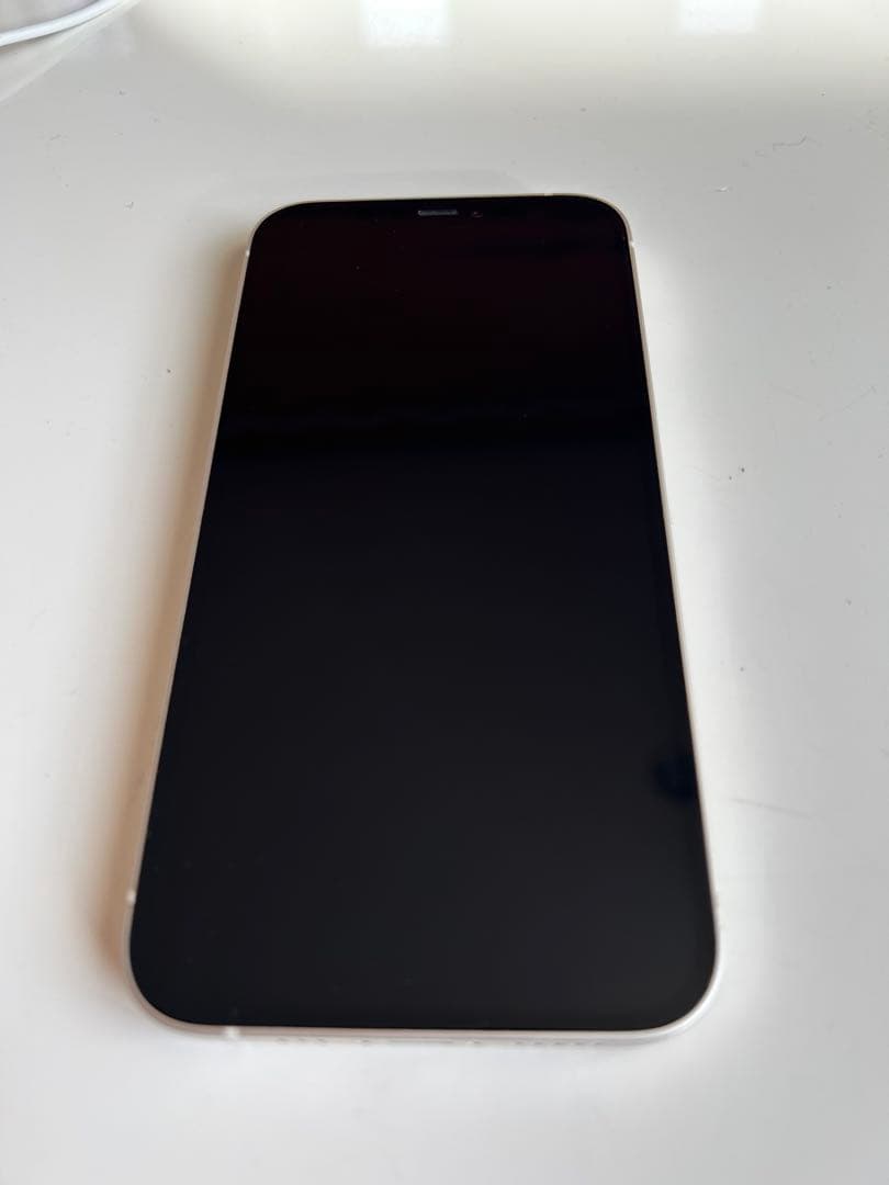 【緑】Apple iPhone 12 ホワイト 本体