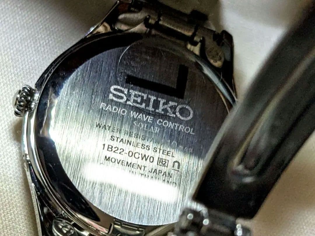 ゆみけい様　稼動品 セイコー ソーラー式 腕時計 1B22-0CW0 レディース