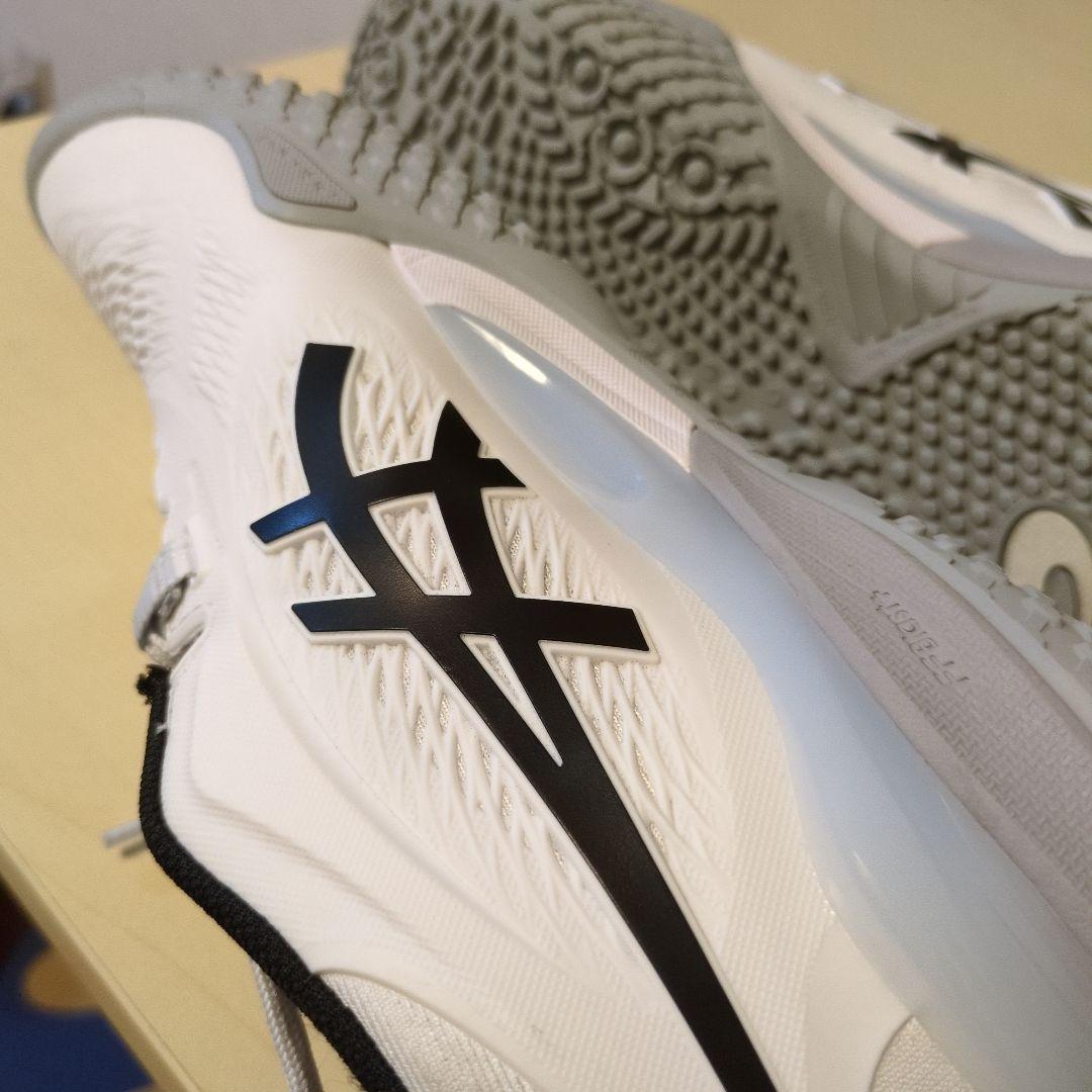 アシックス テニスシューズ　ゲルレゾリューション