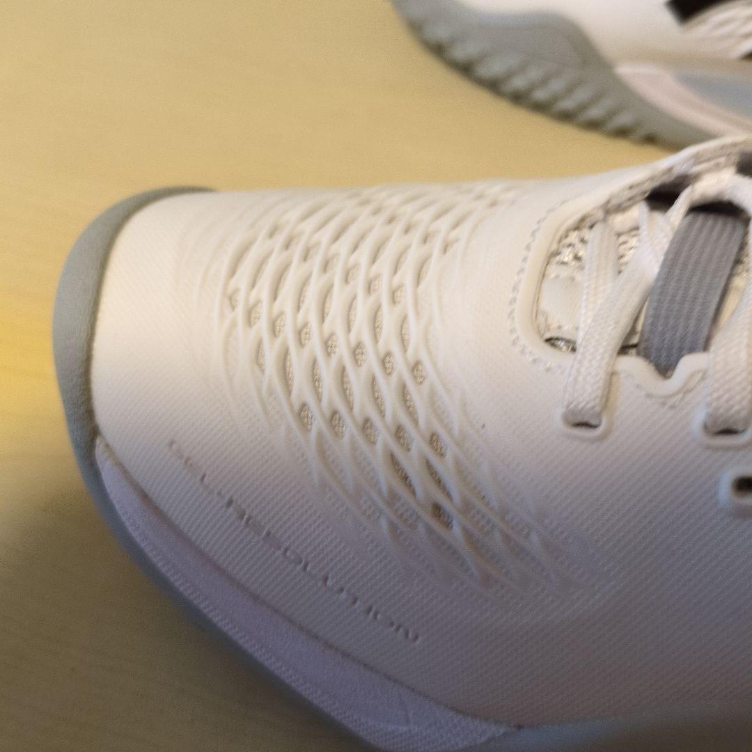 アシックス テニスシューズ　ゲルレゾリューション