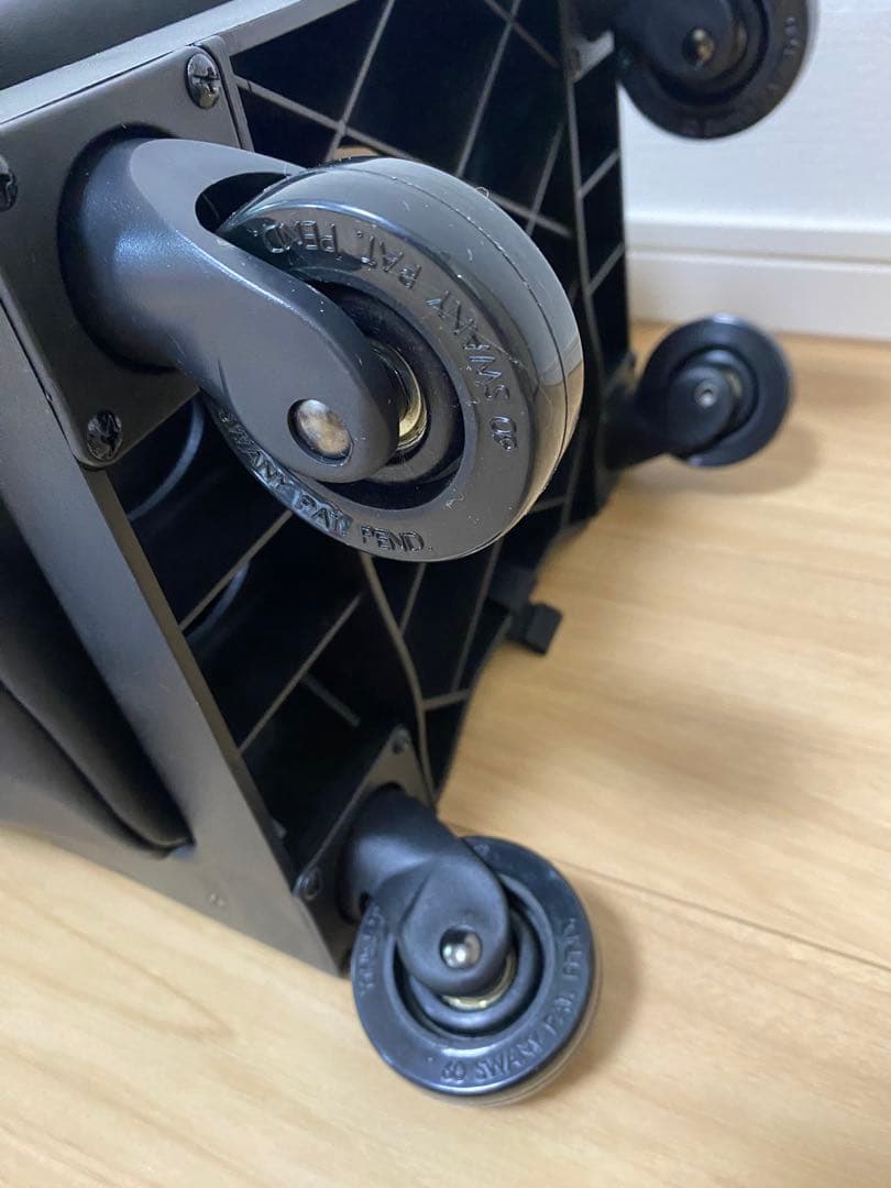 Swany スワニー キャリー ストッパー付 ダイヤキルト 美品