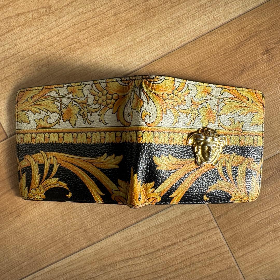 VERSACE メデューサバロック柄　二つ折り財布　総柄