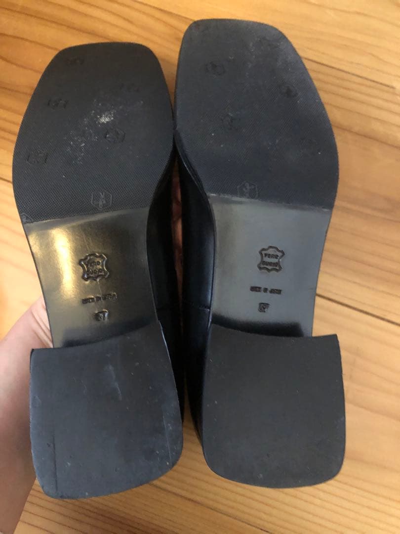 黒 スクエアトゥ 中ヒール シューズ　メゾンエウレカ　24