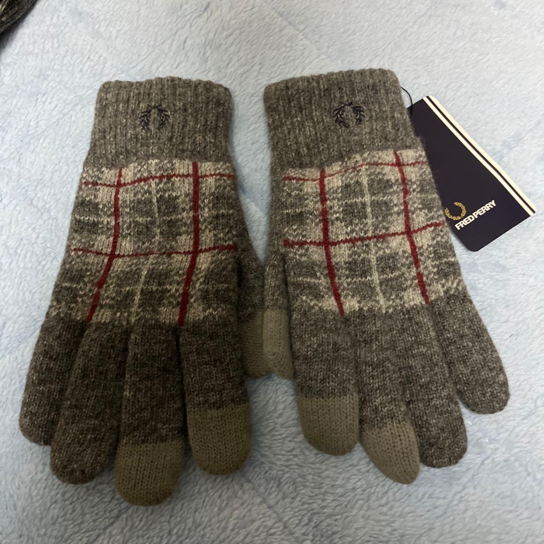 FRED PERRY チェック柄マフラーと手袋セット