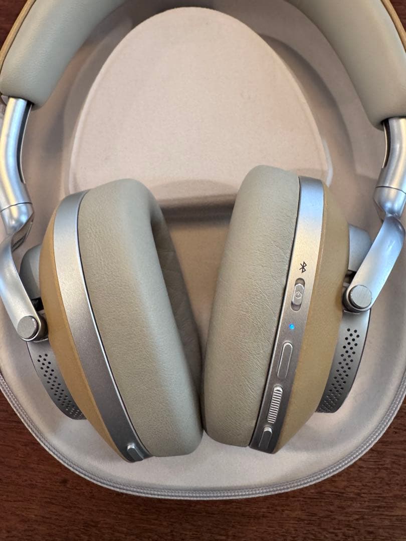 Bowers & Wilkins Px8 タン　ワイヤレスヘッドホン