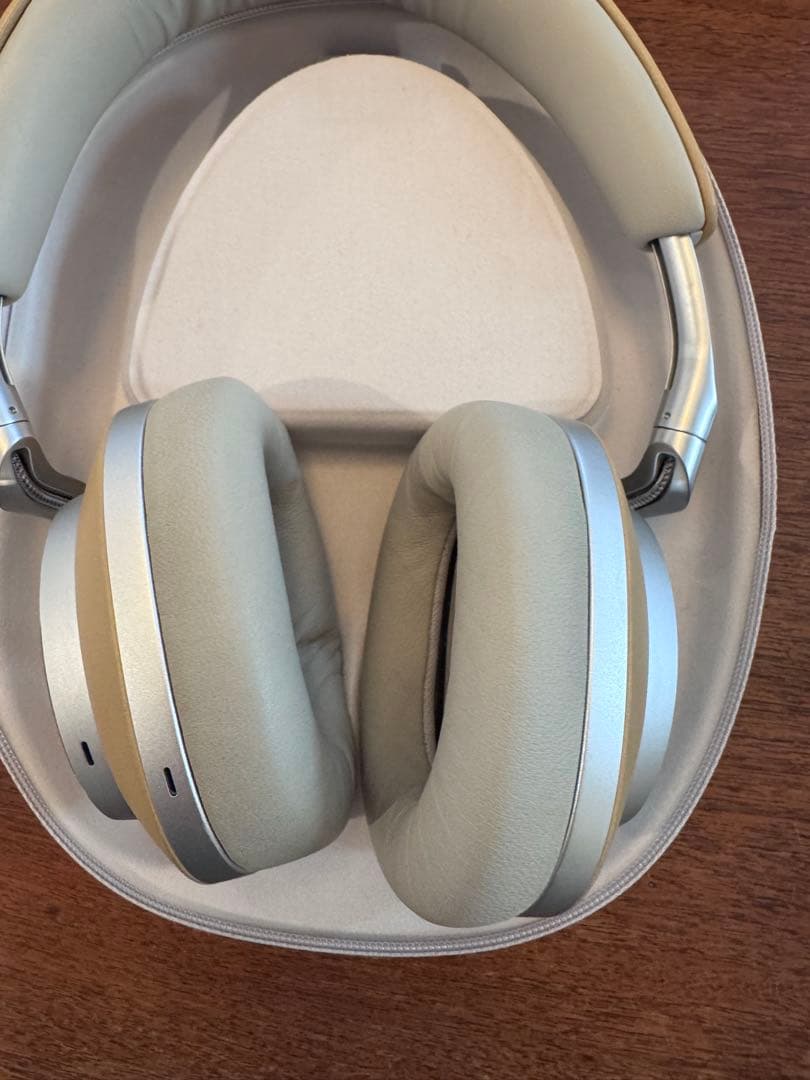 Bowers & Wilkins Px8 タン　ワイヤレスヘッドホン