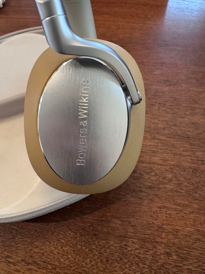 Bowers & Wilkins Px8 タン　ワイヤレスヘッドホン