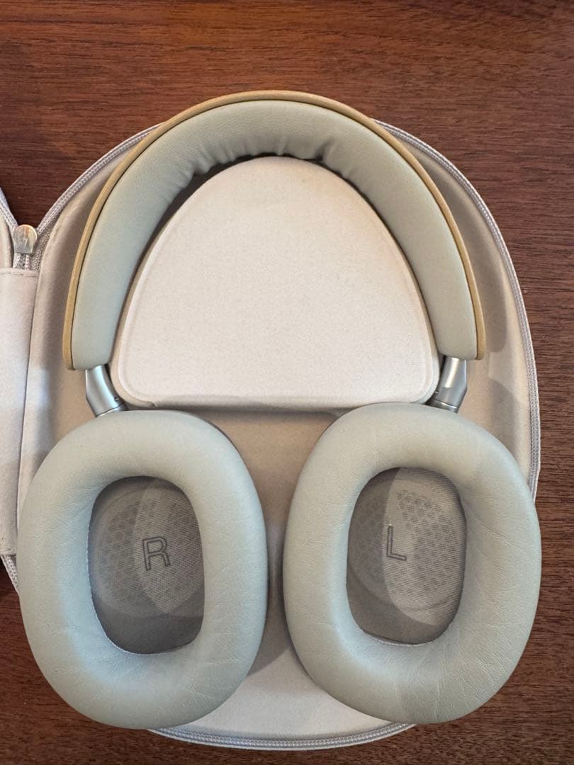 Bowers & Wilkins Px8 タン　ワイヤレスヘッドホン