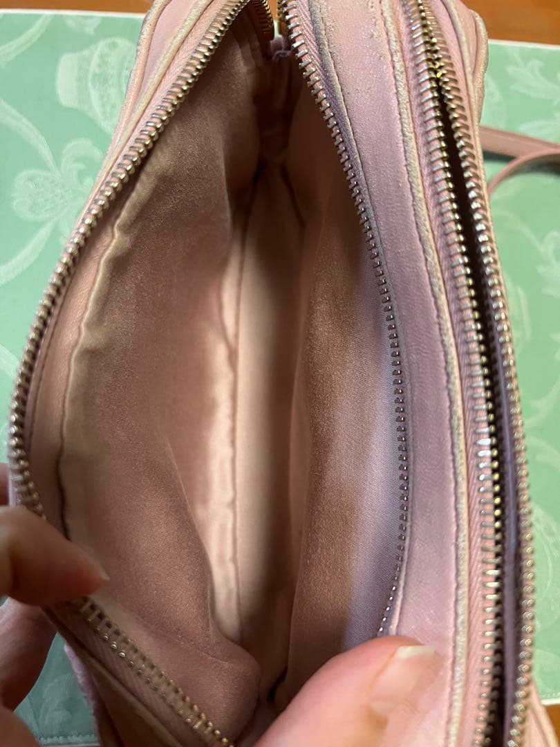 MIU MIU ピンク プリーツ ショルダーバッグ