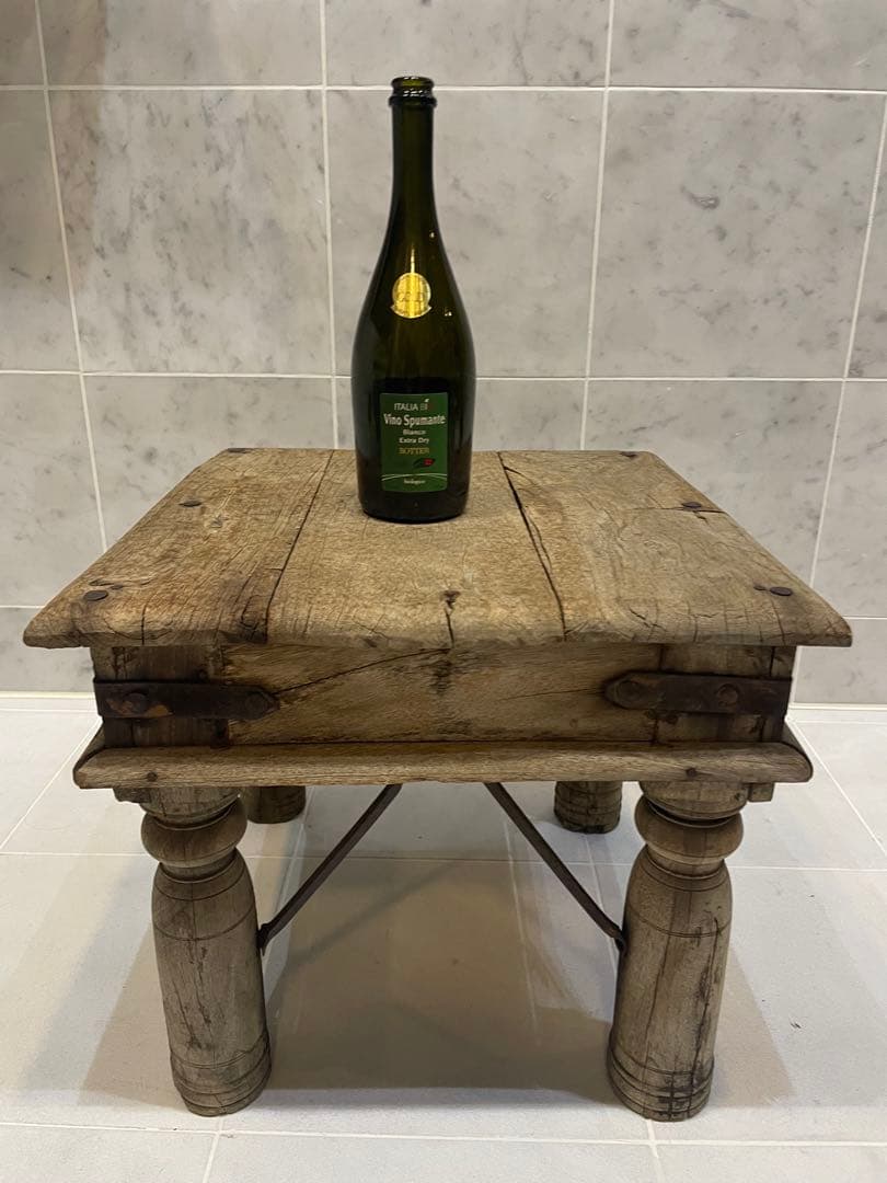 ベルギー　アントワープ　テーブル？　イス？　アイアン　インダストリアルサビ