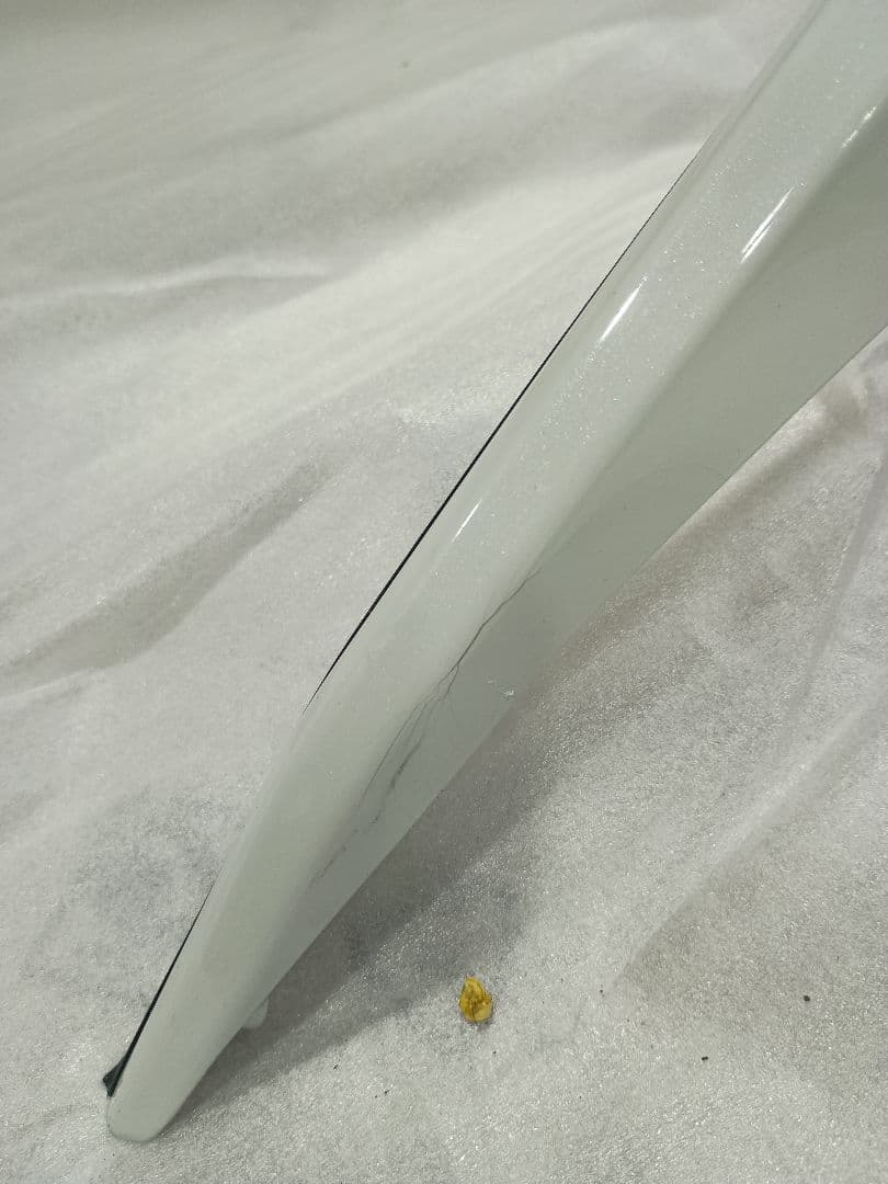 カローラクロス モデリスタ リアスパッツ　パールホワイト089