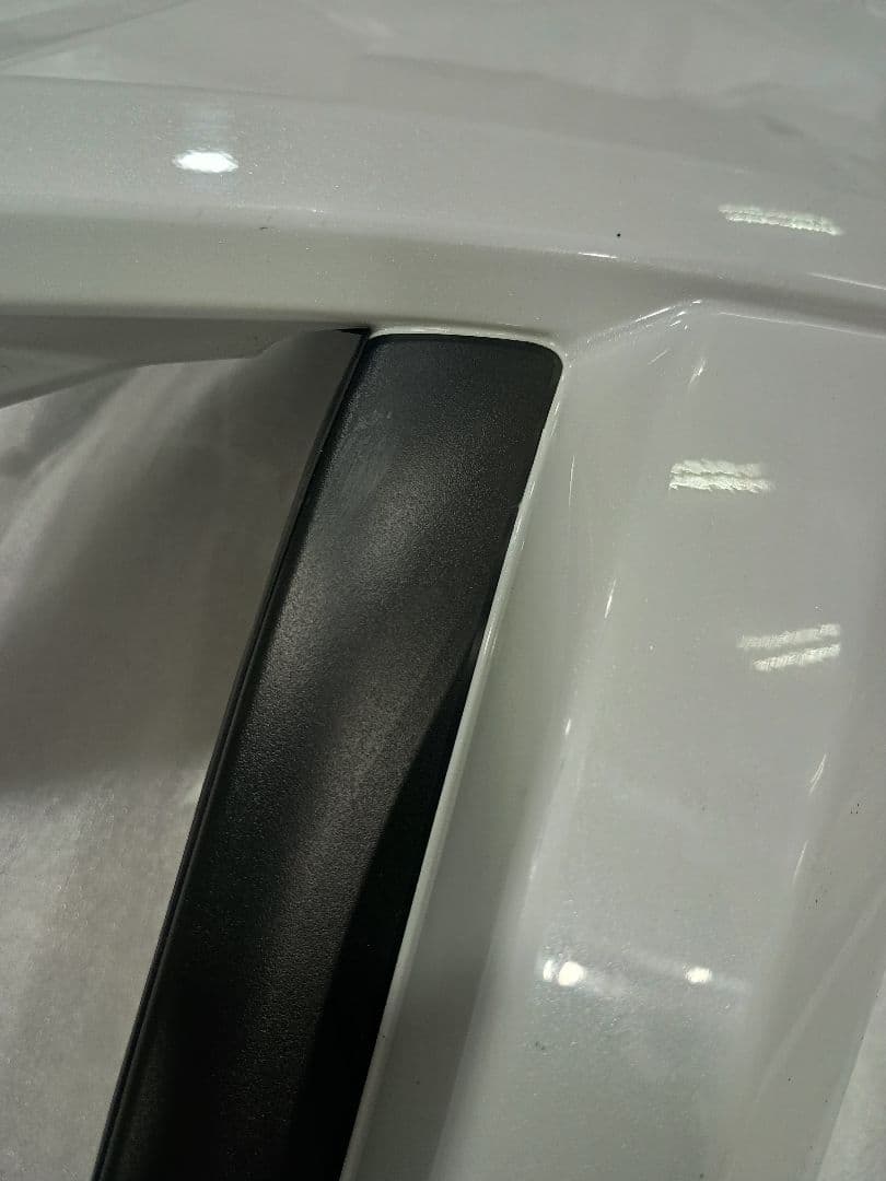 カローラクロス モデリスタ リアスパッツ　パールホワイト089