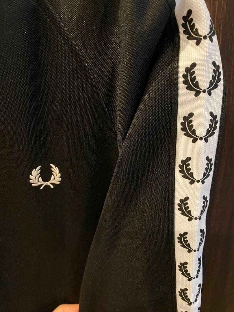 FRED PERRY ジップアップジャケット S ブラック