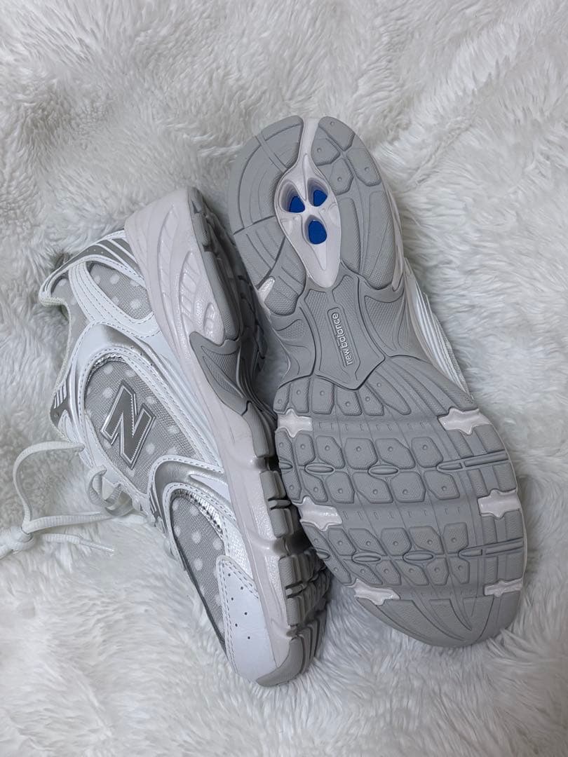 【新品】ニューバランス 530 シルバーメタリック ポルカドット 24.5cm