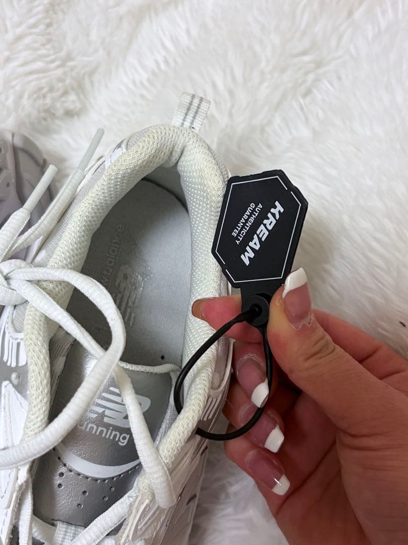 【新品】ニューバランス 530 シルバーメタリック ポルカドット 24.5cm