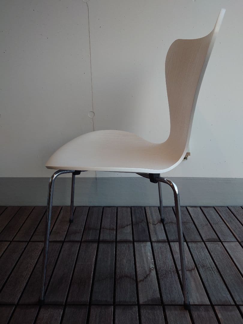 【展示品】フリッツハンセン／セブンチェア／カラードアッシュホワイト／クローム脚①