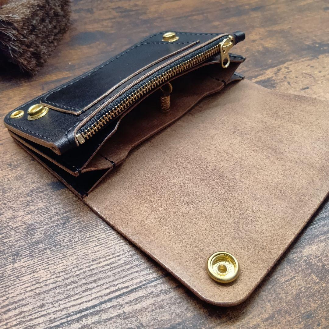 【100%　ホースバット 　ブラック茶芯】ミドルトラッカーウォレット