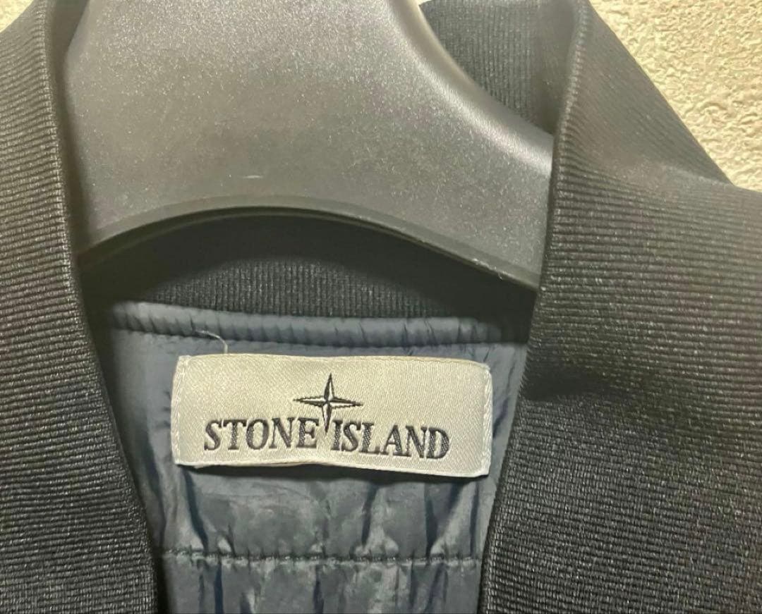 ストーンアイランド ブラック ボンバージャケット MA-1中綿アウター 黒