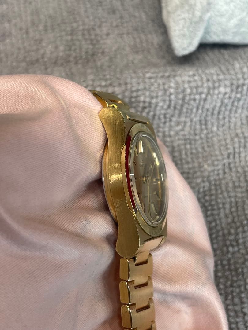 SWISS OMEGA 手巻き　レディース　正確稼働　ほぼ未使用　裏蓋シール　箱