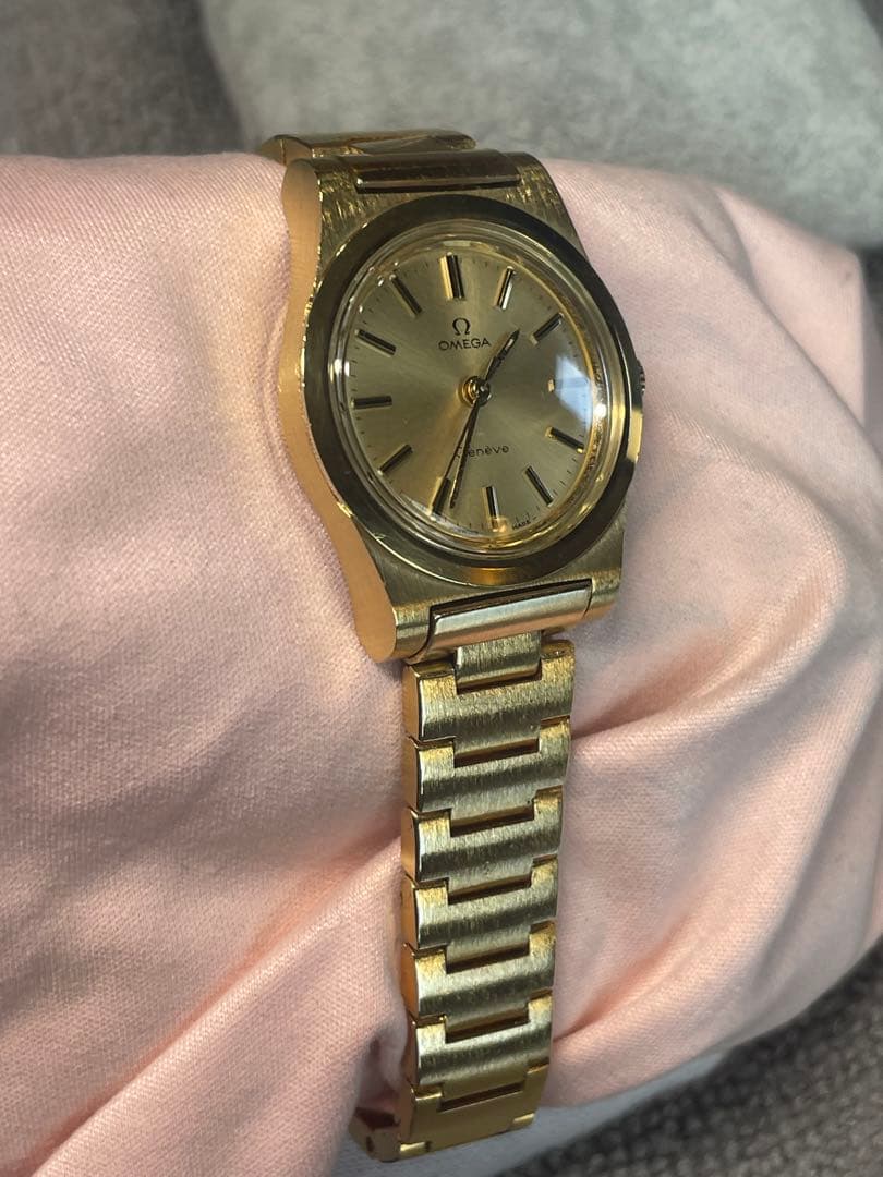 SWISS OMEGA 手巻き　レディース　正確稼働　ほぼ未使用　裏蓋シール　箱