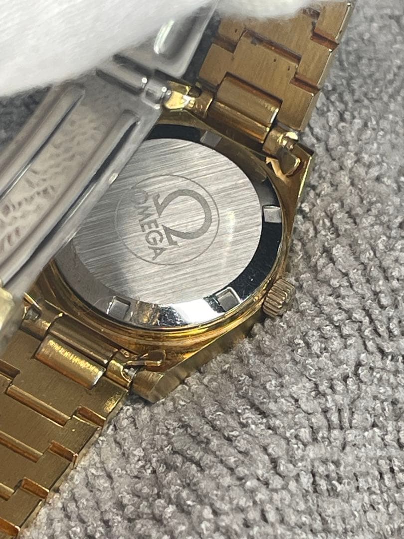 SWISS OMEGA 手巻き　レディース　正確稼働　ほぼ未使用　裏蓋シール　箱